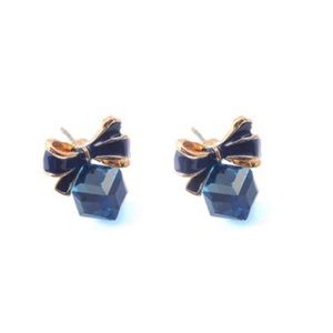 Pretty Christmas present 🎁 stud earrings 🎄